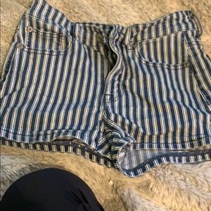 Stepped blue American eagle jeans